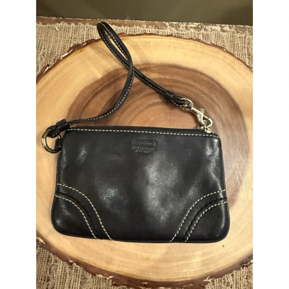 COACH Leatherware Black Soft Smooth Leather Mini‎ Purse Zip Wristlet Bag Vintage